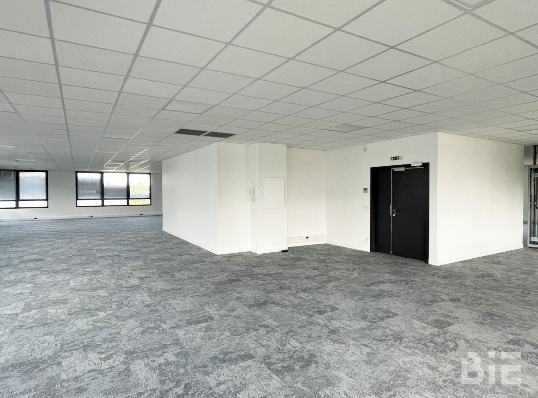 Photo 2 – Location bureaux	MERIGNAC (33700)