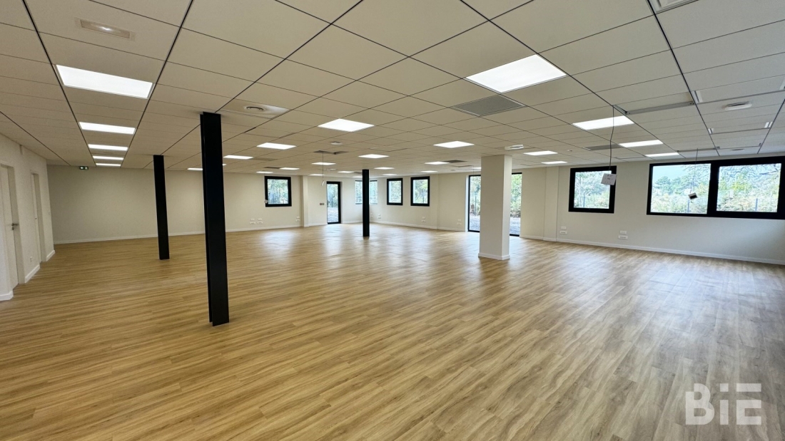 Photo 2 – Location bureaux	MERIGNAC (33700)