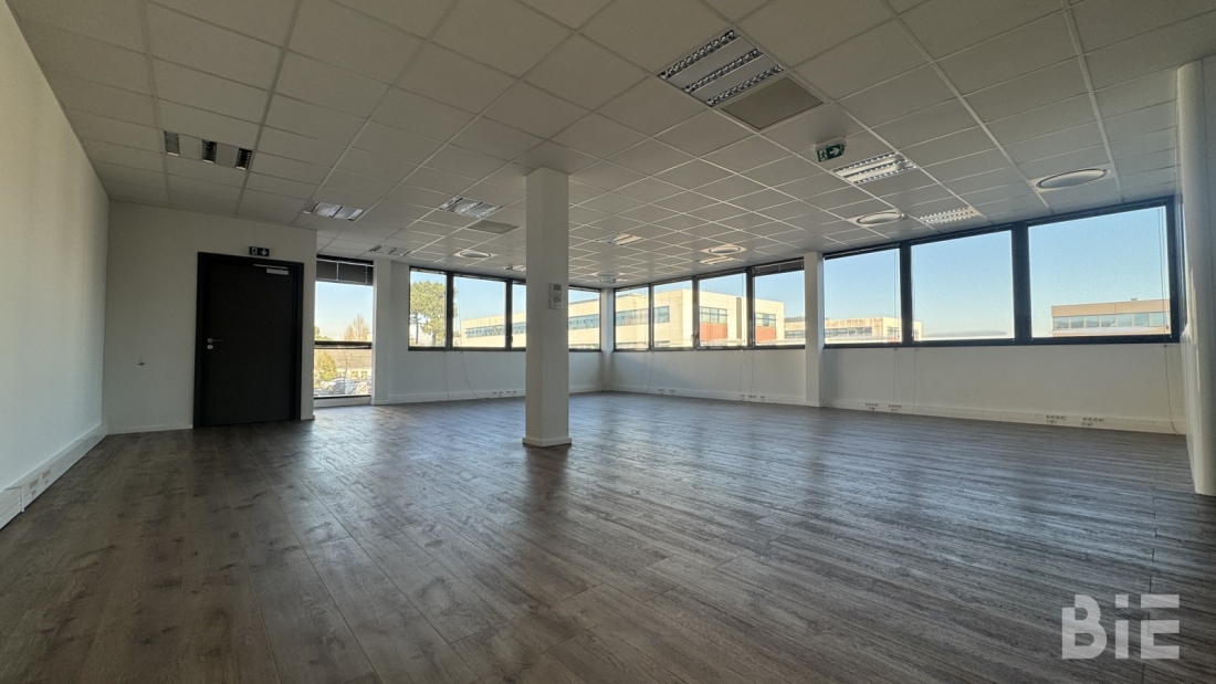 Photo 2 – Location bureaux	PESSAC (33600)