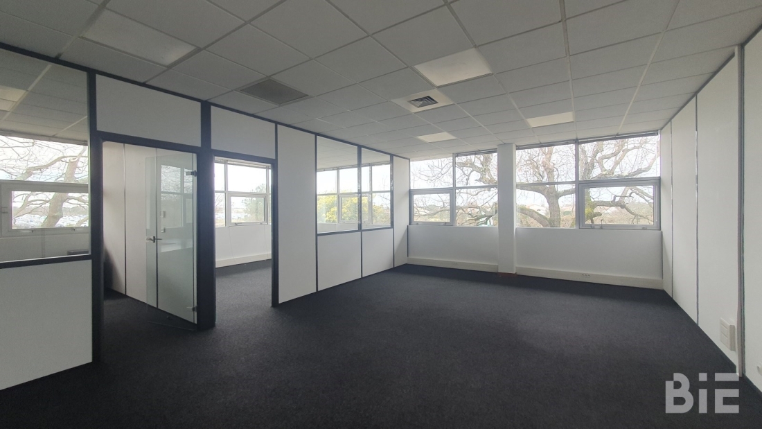 Photo 2 – Location bureaux	MERIGNAC (33700)