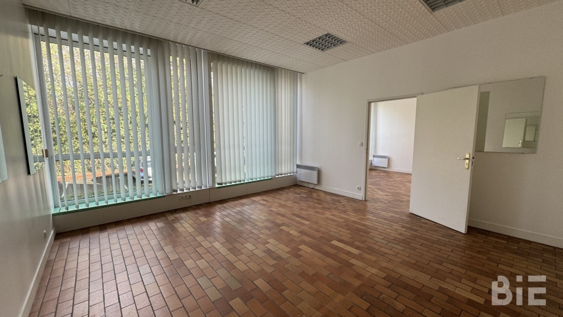 Photo 2 – Location bureaux	ARTIGUES PRES BORDEAUX (33370)