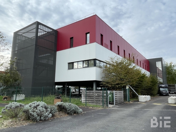 Photo 1 – Location bureaux	MERIGNAC (33700)